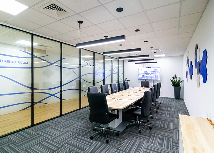 Spacious Meeting Room